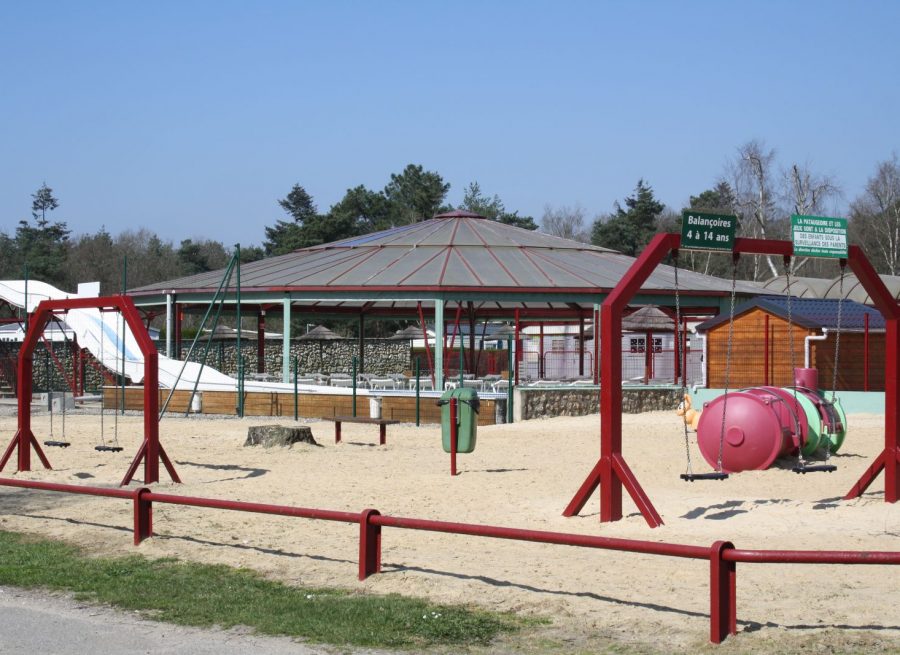 aire de jeux piscine